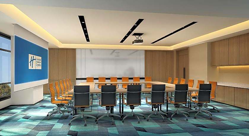 Holiday Inn Express Kaifeng City Center By IHG