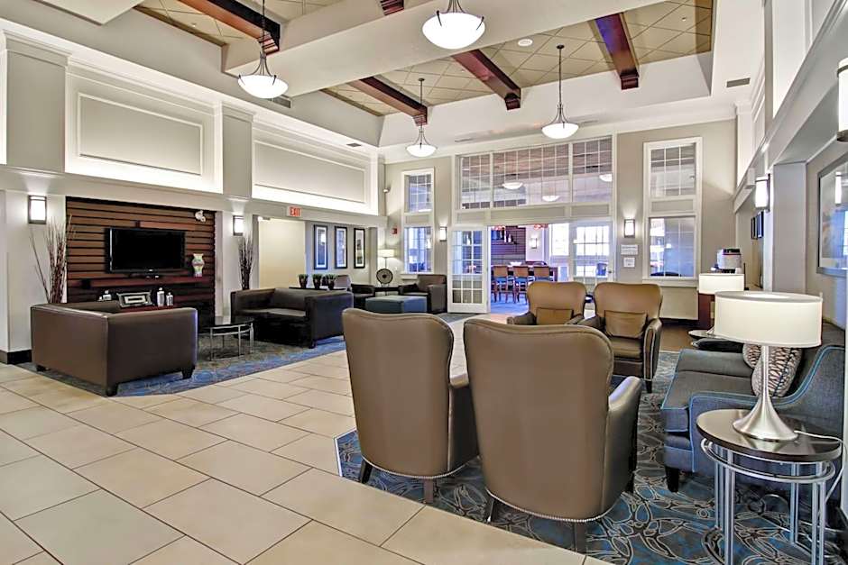 Hampton Inn By Hilton And Suites Calgary-Airport