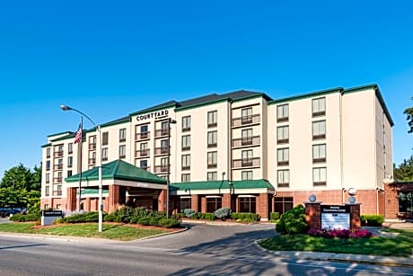 Courtyard by Marriott Bloomington