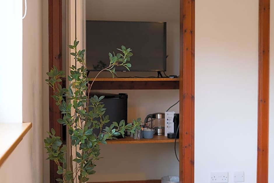 Woodlands House with Hot Tub