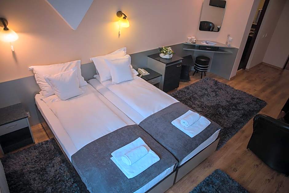 Hotel Marami