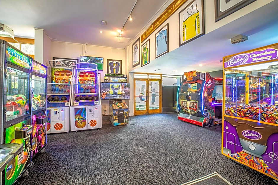 Nightcap at High Flyer Hotel