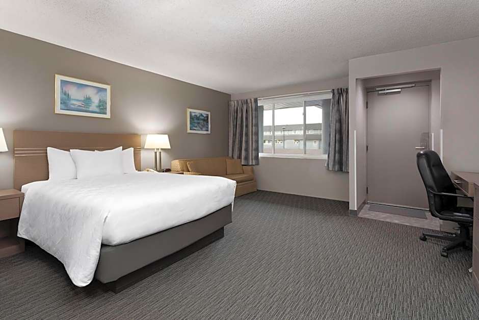 Travelodge by Wyndham Grande Prairie