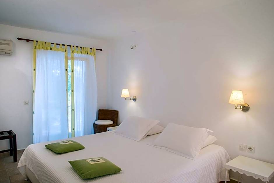 Skiathos Luxury Villa 2 Bedroom Villa Dyo Vromolimnos