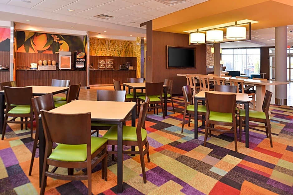 Fairfield Inn & Suites by Marriott Calhoun