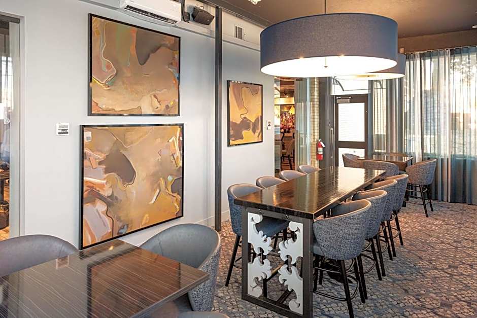 Lorenzo Hotel Dallas, Tapestry Collection by Hilton