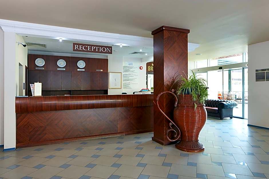 Grand Hotel Nirvana - All Inclusive & Free Beach Access