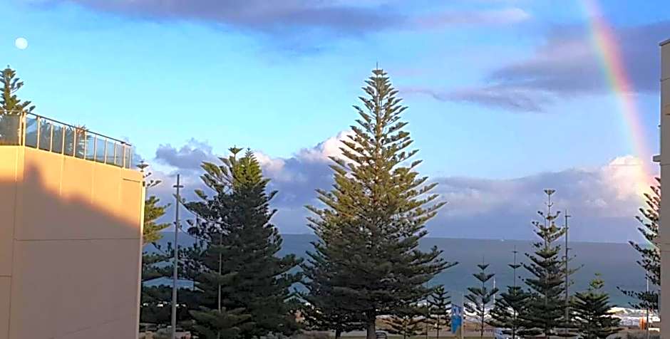 Coastal Salty Air 2bedrm 2bath W Ocean Views!