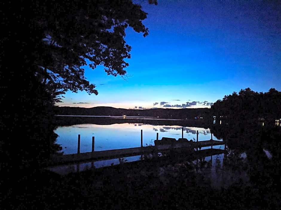 Lake Shore Farm Inn