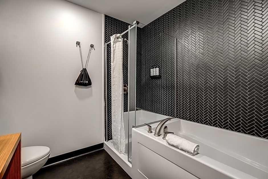 Raven Inn Whitehorse