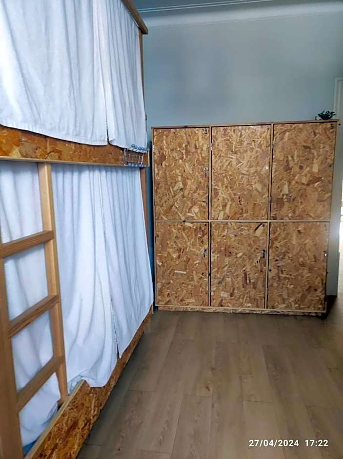 Queen's Garden Hostel