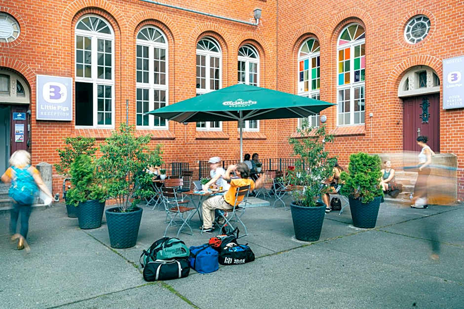 Three Little Pigs Hostel Berlin