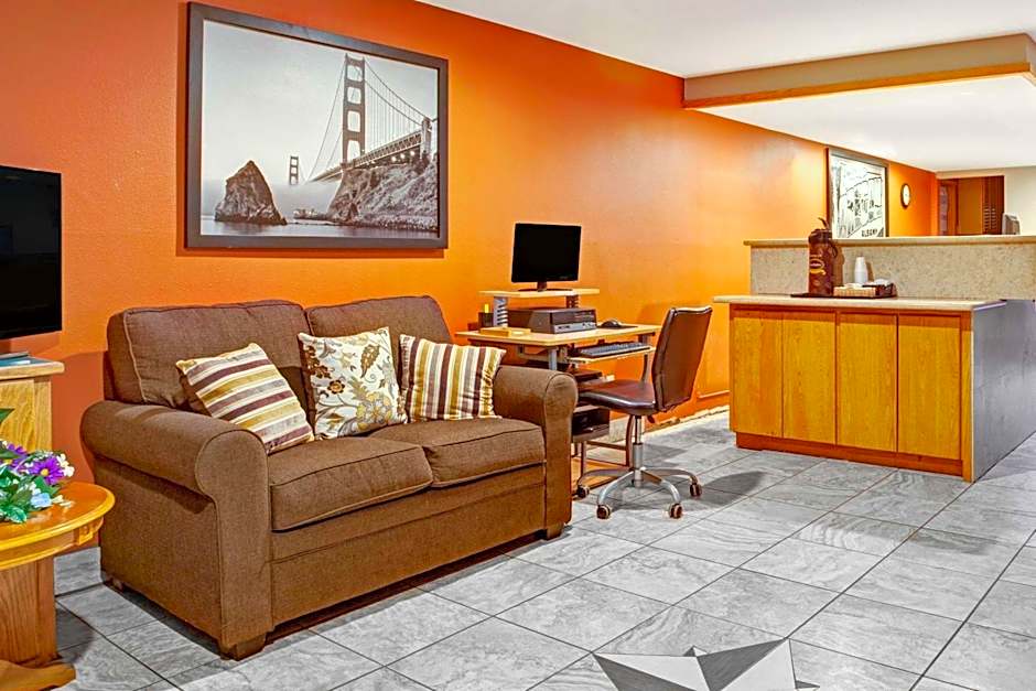 Super 8 by Wyndham Albany
