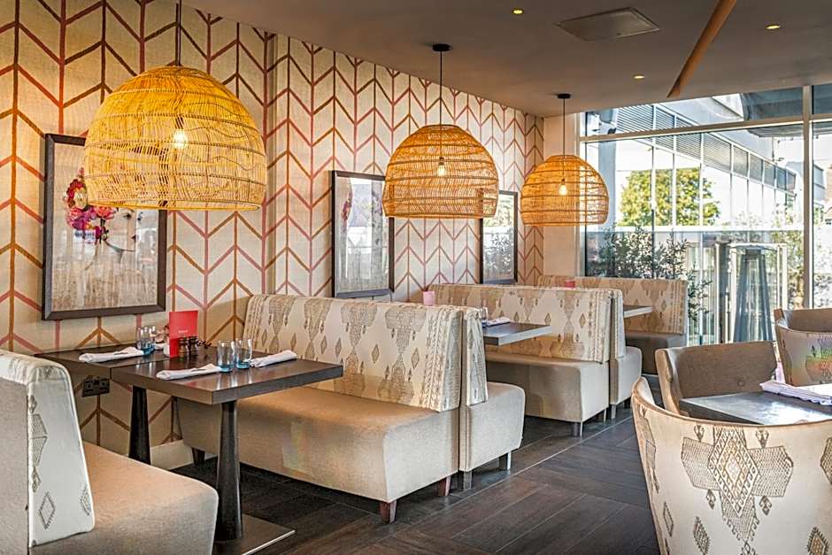 Guildford Harbour Hotel