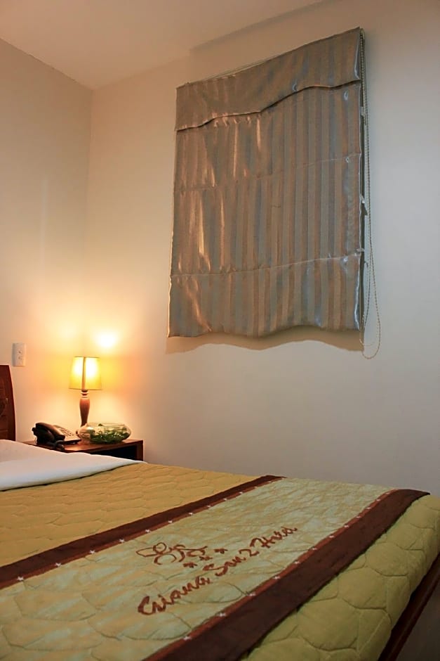 Giang Son 2 Hotel