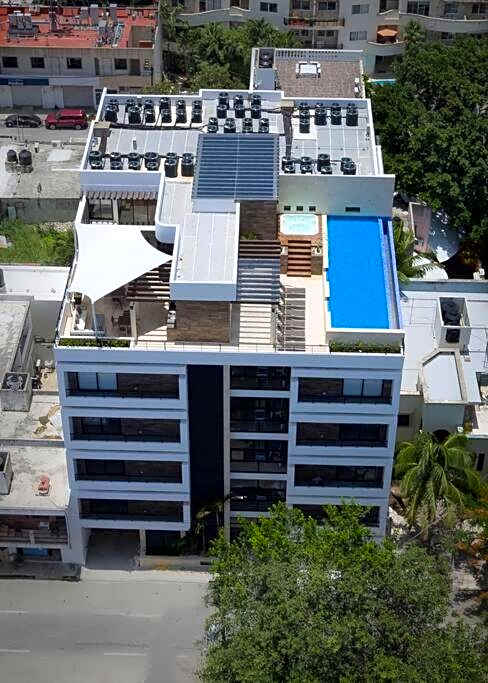 OneBR w Balcony or Small Studio in Playa del Carmen, BBQ, Pool Infinite, Whirlpool, AC, TV Smart, 200mb