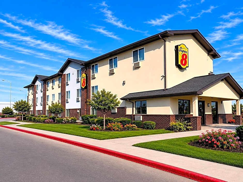 Super 8 by Wyndham Nampa