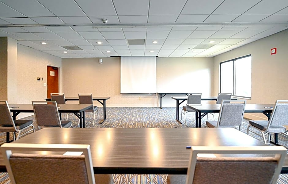 Holiday Inn Express Richmond Airport by IHG