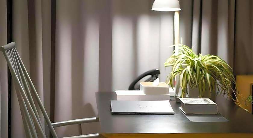 Avior Hotel