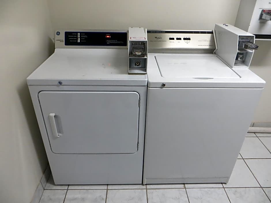 Days Inn by Wyndham Cave City