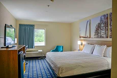 1 King Bed Mobility Accessible Room Non-Smoking