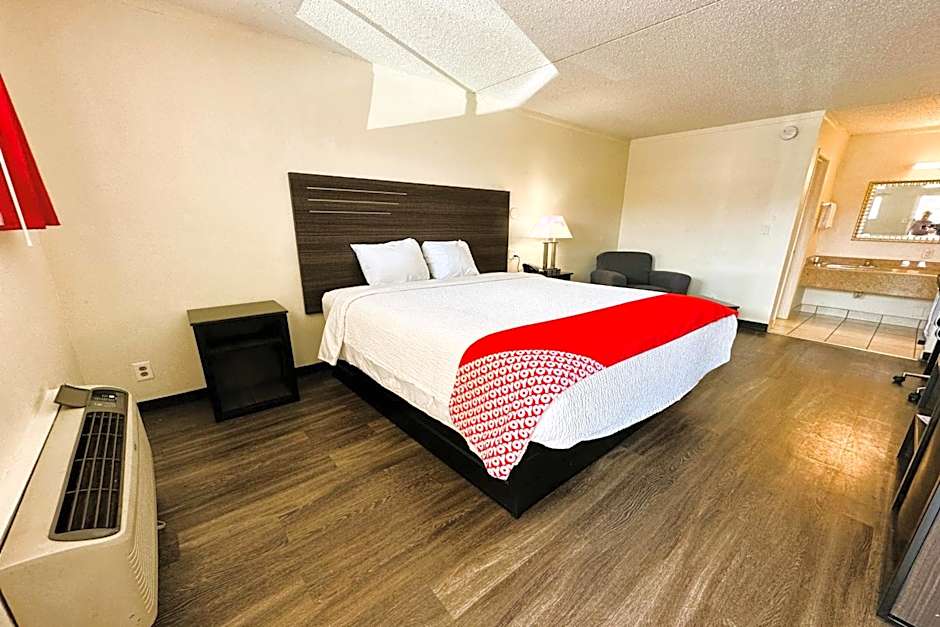 OYO Hotel San Antonio Lackland AFB/Seaworld Hwy 90 W