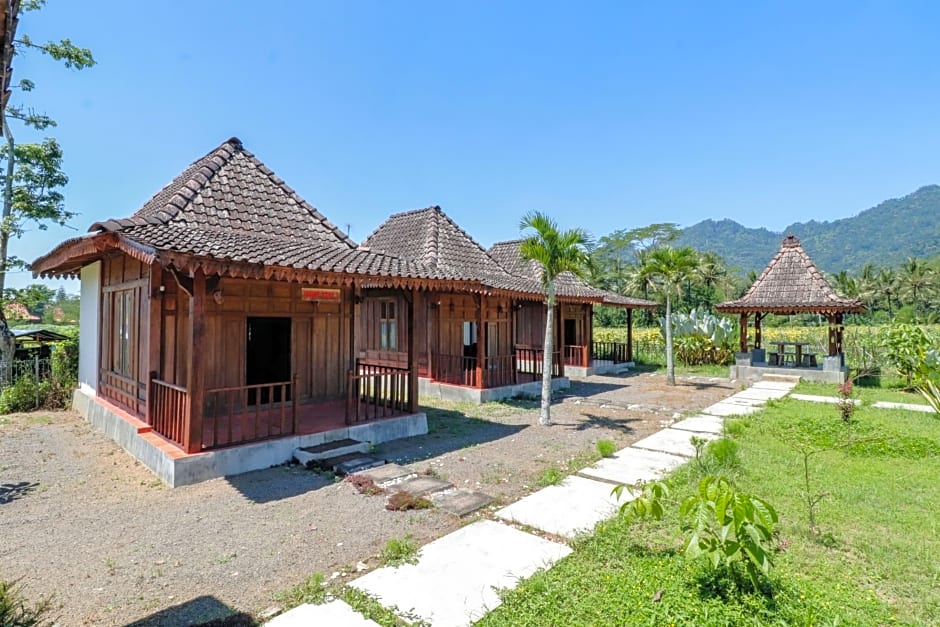 Balkondes Duta Menoreh by ZUZU