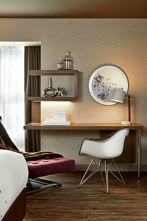 The Del Monte Lodge Renaissance by Marriott Rochester Hotel & Spa