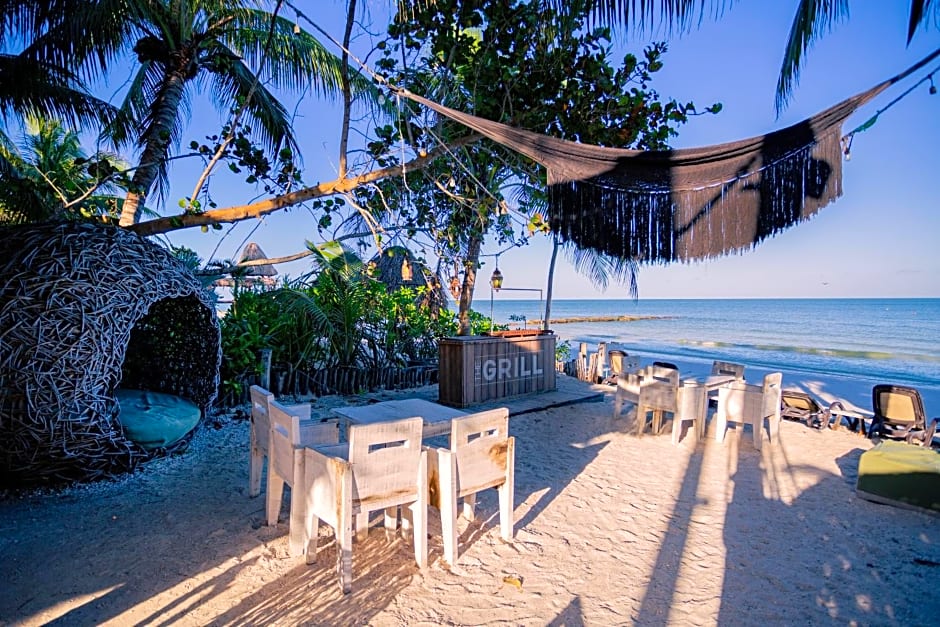 Holbox Dream Beachfront Hotel