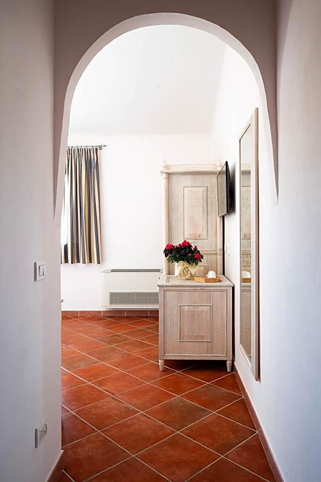 Hotel Monti Di Mola