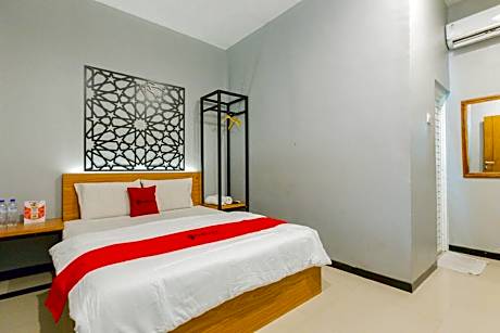 RedDoorz @ Manukan Surabaya