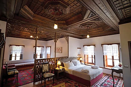 King Suite with Spa Bath