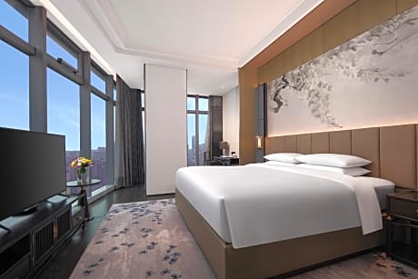 FAMILY ROOM, One King-Size Bed and One Single-S ize Bed, Theme Decoration & City View