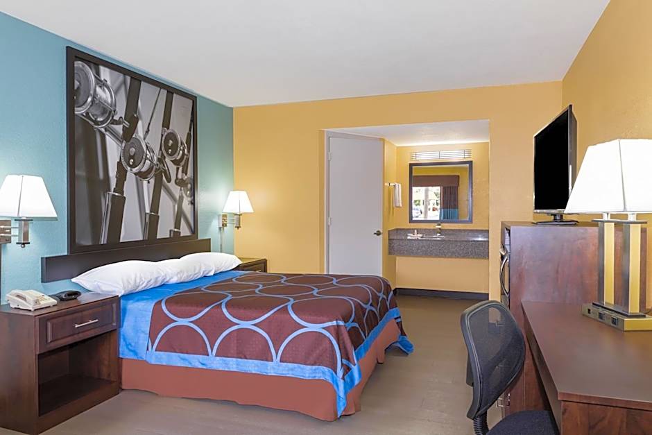 Super 8 by Wyndham Sarasota Near Siesta Key