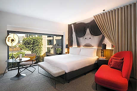 1 King Bed Standrd Accessible Urban View