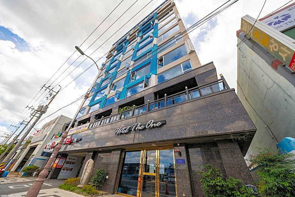 Hotel The One