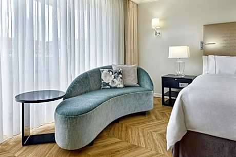 Superior Panoramic room, Larger Guest room, King, Brandenburg Gate view