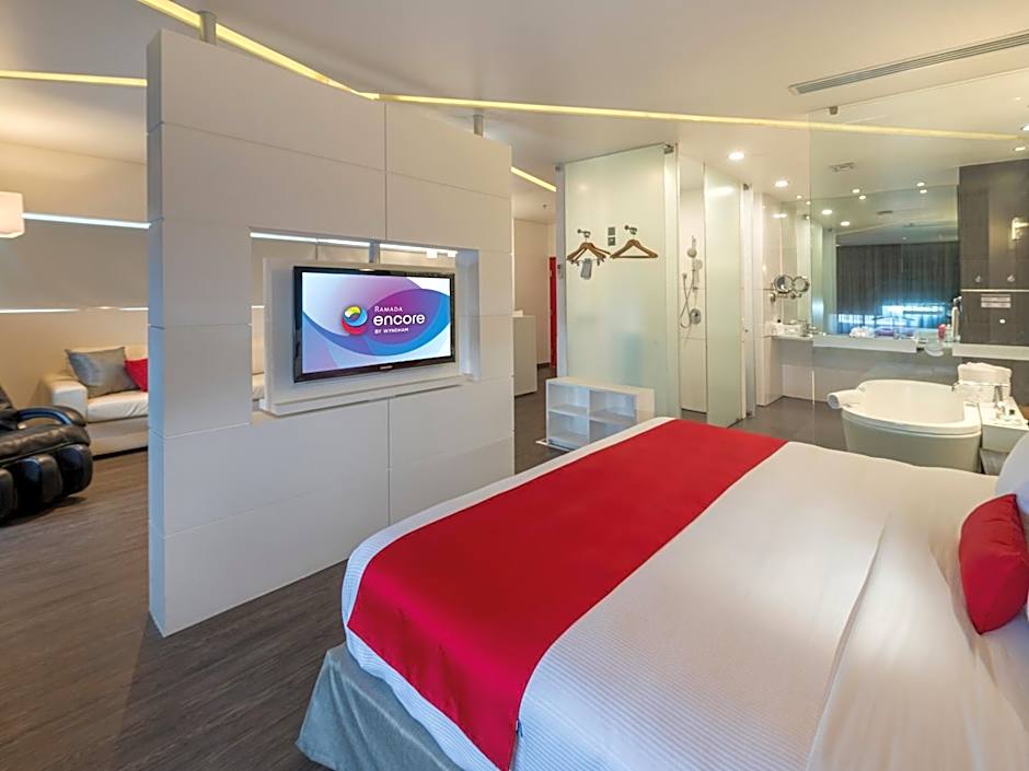 Photo 1 of 7 of 1 King Bed Suite