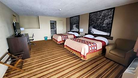 Queen Room with Two Queen Beds - Non-Smoking