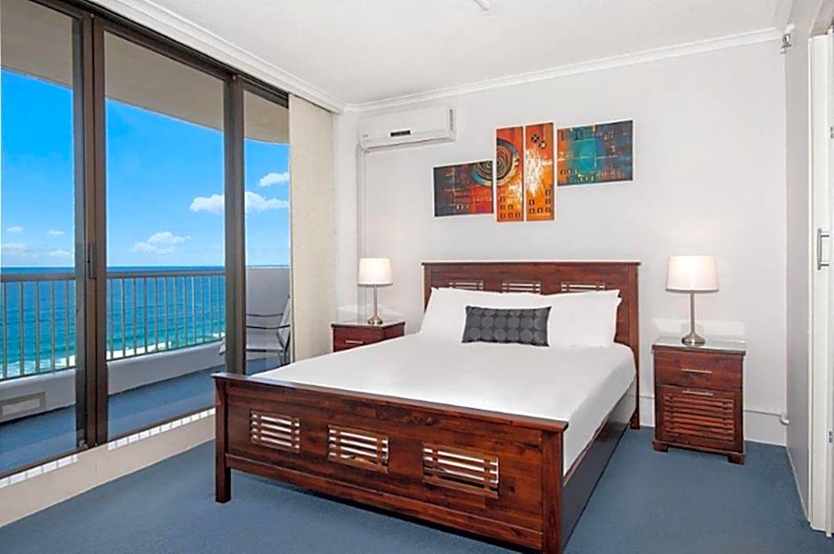 Surfers International Apartments