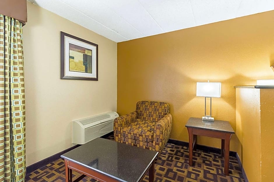 Quality Inn & Suites Arden Hills - Saint Paul North