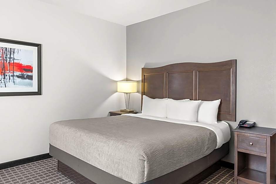 Quality Inn & Suites Pearsall