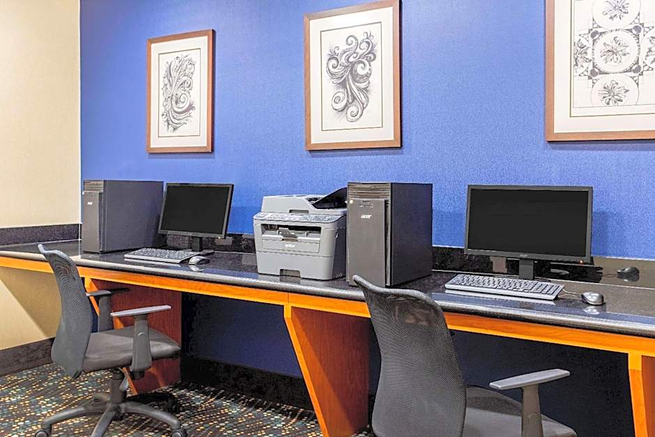 La Quinta by Wyndham Indianapolis Airport Plainfield