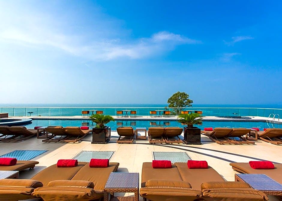 Centara Grand Phratamnak Pattaya