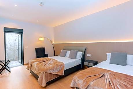 Deluxe Double Room with Extra Bed