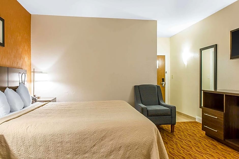 Quality Inn and Suites Newport - Middletown
