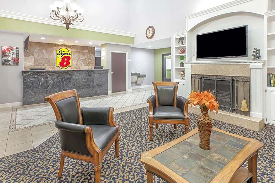 Super 8 by Wyndham Lowell/Bentonville/Rogers Area