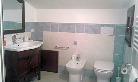 Double or Twin Room with Bathroom