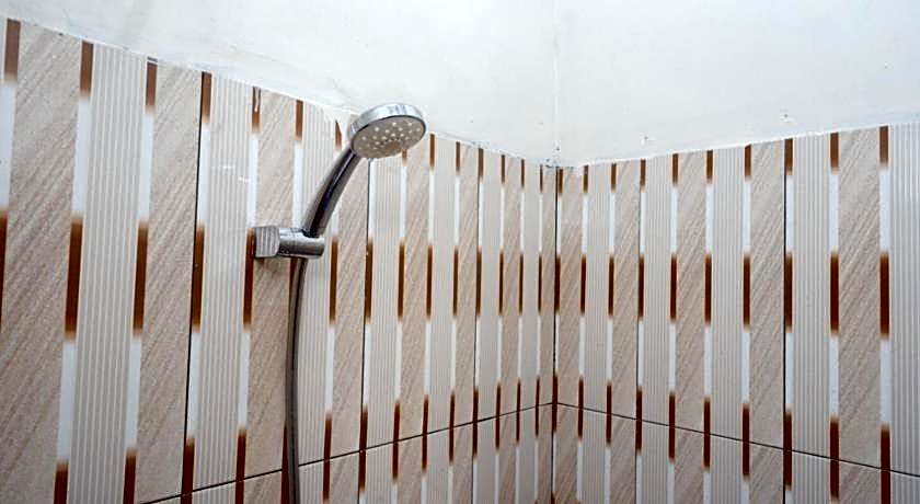 RedDoorz Syariah near Stasiun Gumilir Cilacap