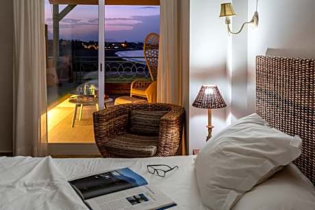 Double or Twin Room with Frontal Sea View and Terrace